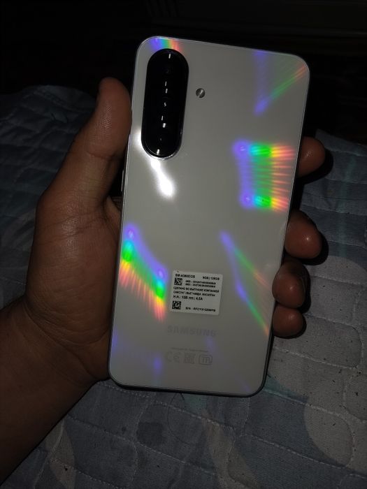 Samsung a 36 xolati yaxshi