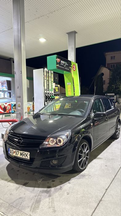 Vând Opel Astra H, motor 1.4 (90 CP)