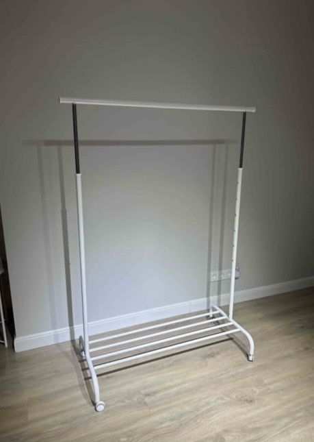 Продам вешалку напольную от IKEA
