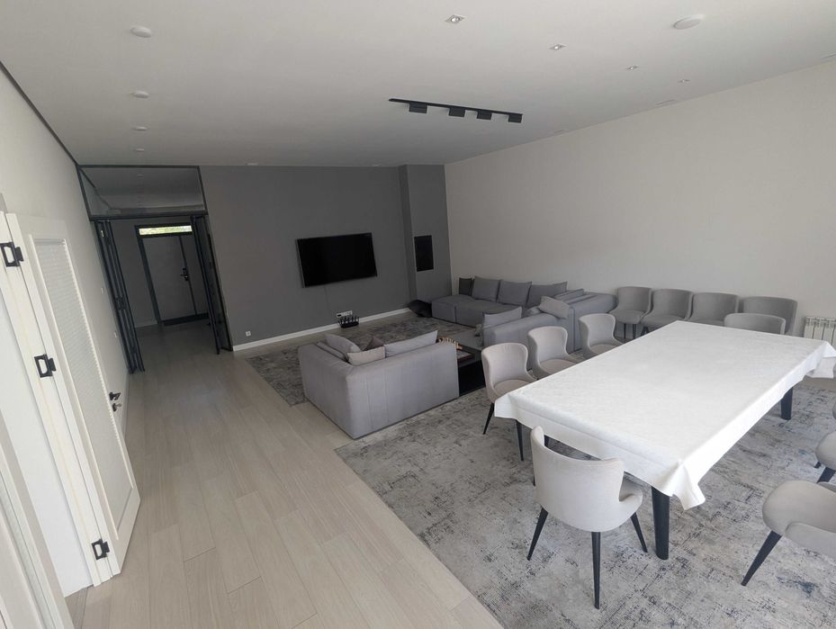 Продается двухэтажный дом в стиле хай-тек, минимализм на Орзу