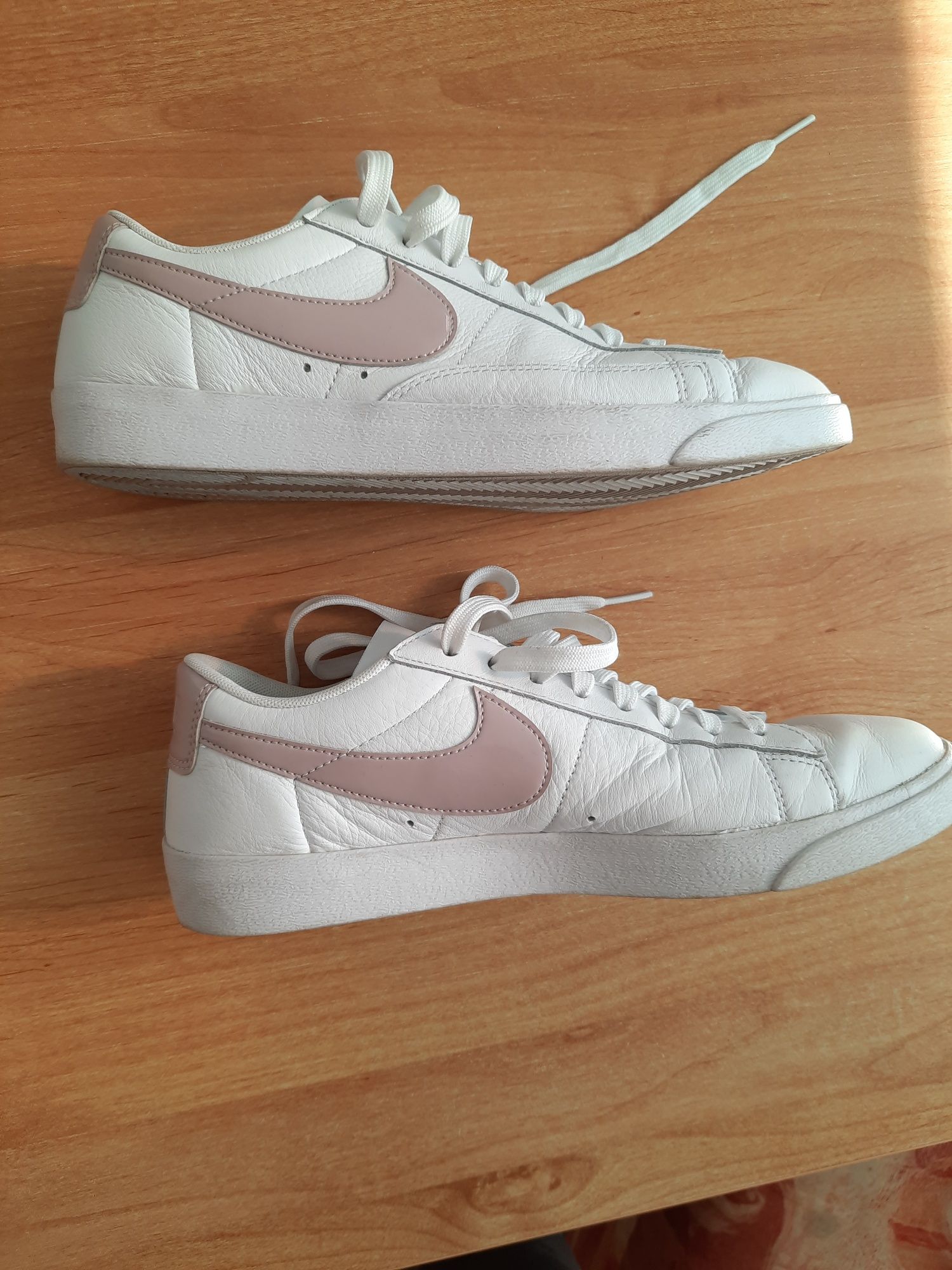 Дамски кецове Nike