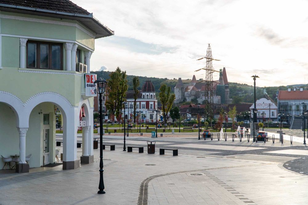 Clădire istorică Hunedoara, S+P+E+M, 1200 mp