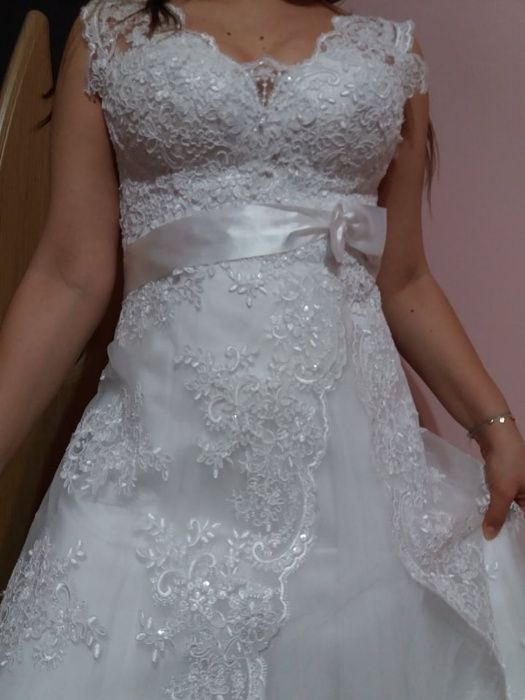 Rochie mireasa marimea 36/38 culoare alba