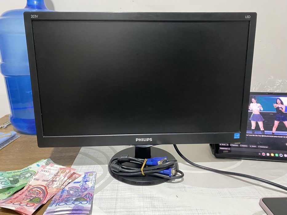 Монитор203V Philips новый