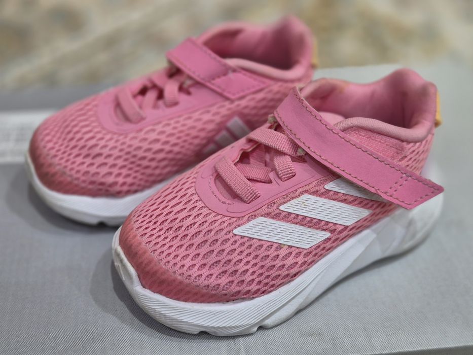 Детские кроссовки Adidas (оригинал), летние. Размер 20). Состояние иде