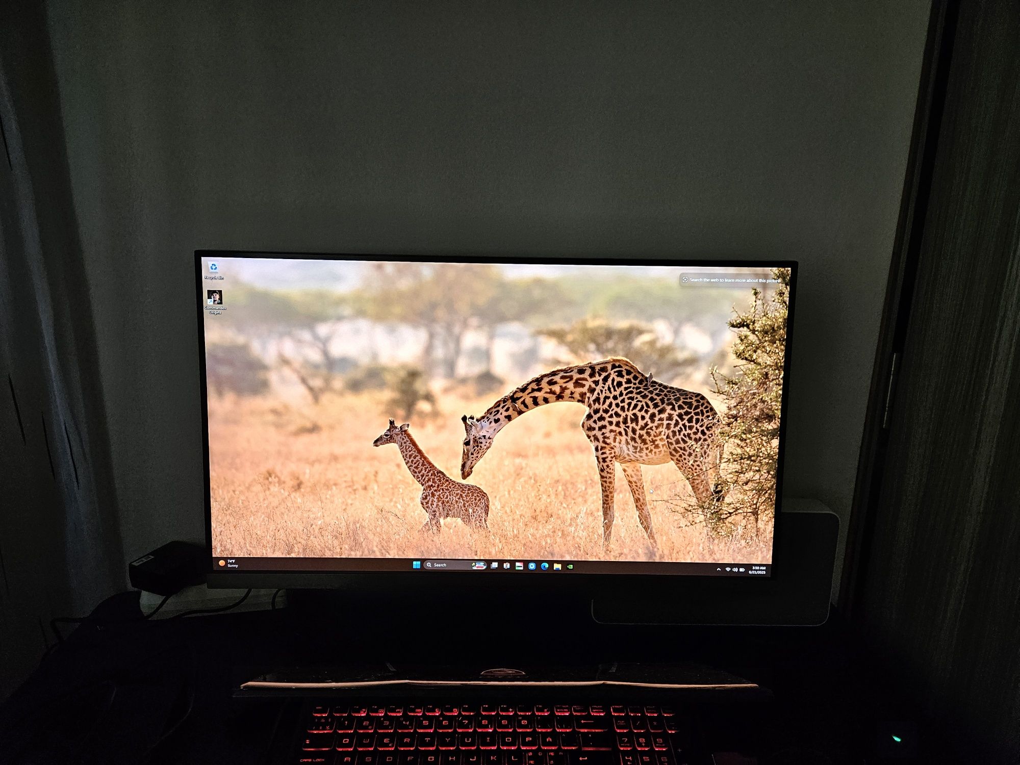 Monitor 28 inci samsung