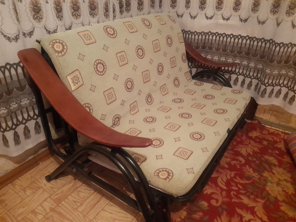 Продам диван металлический