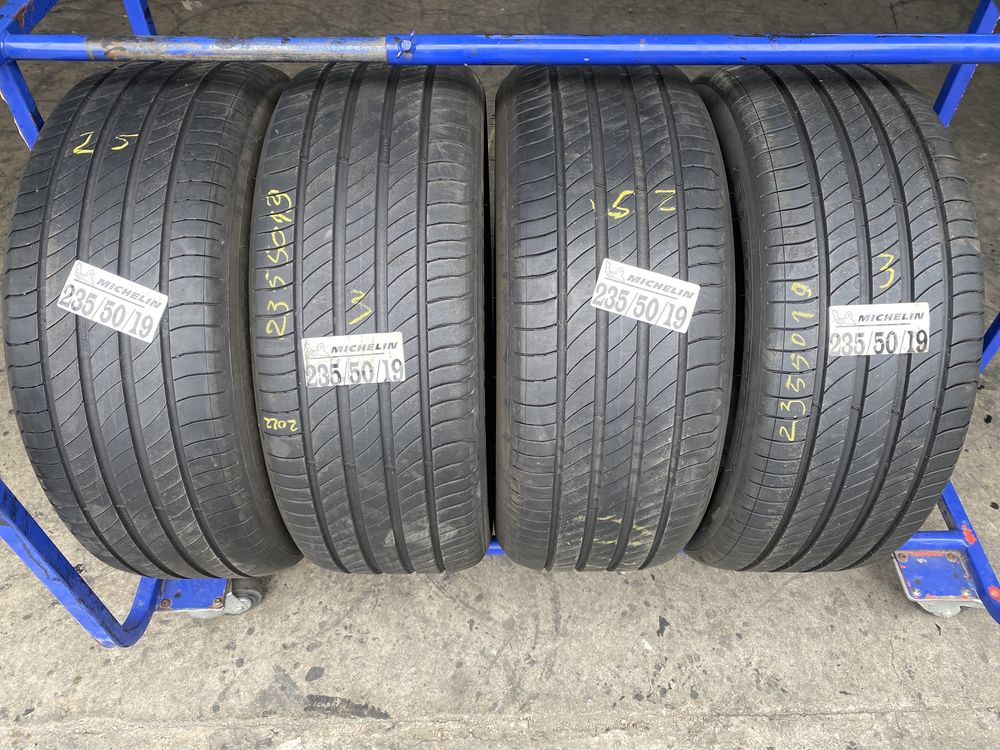 235/50/19 Michelin Vara
