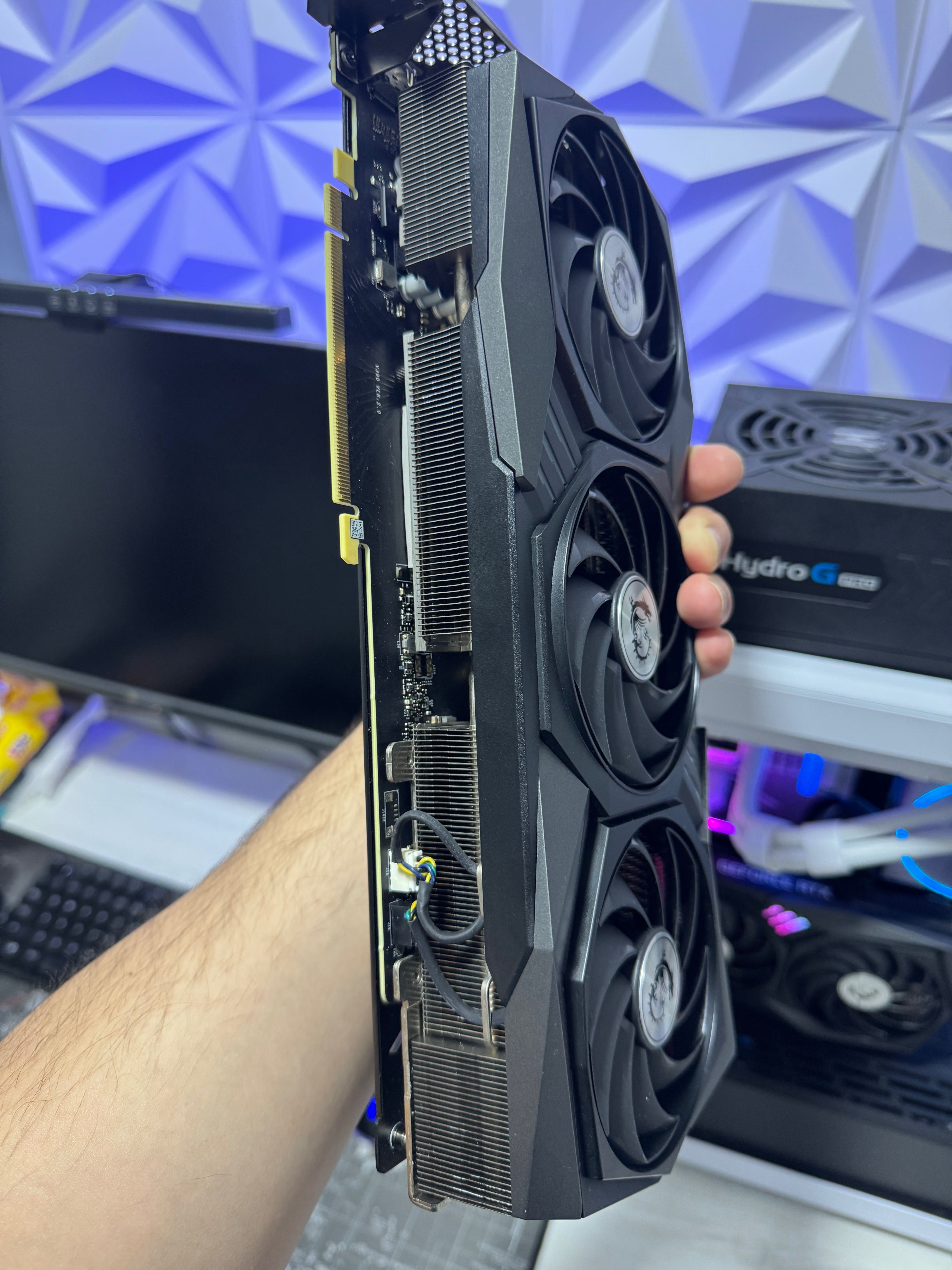 MSI GAMING X TRIO RTX3070 8GB kak noviy