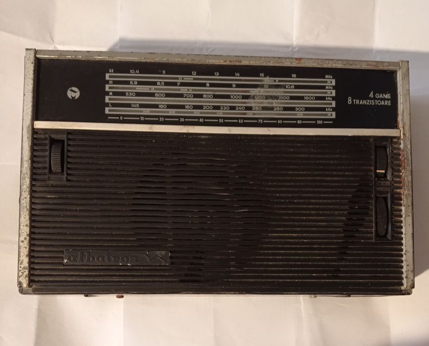 Vând/Schimb obiecte vechi de colecție.Preț în funcție de obiectul ales