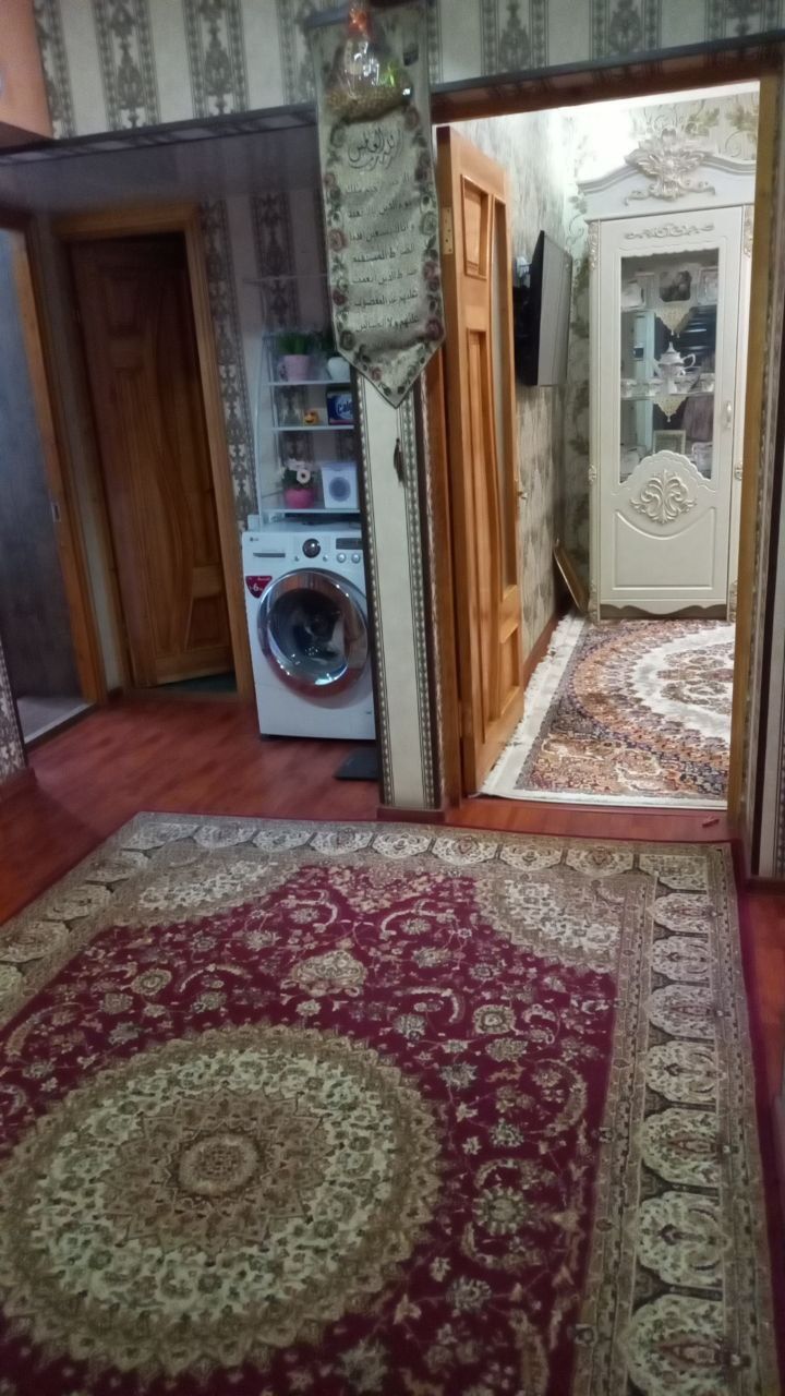 Уй сотилади Яшнобот 40лет 3 квартил 3дом 2 этаж 3хонали ремонт боган
