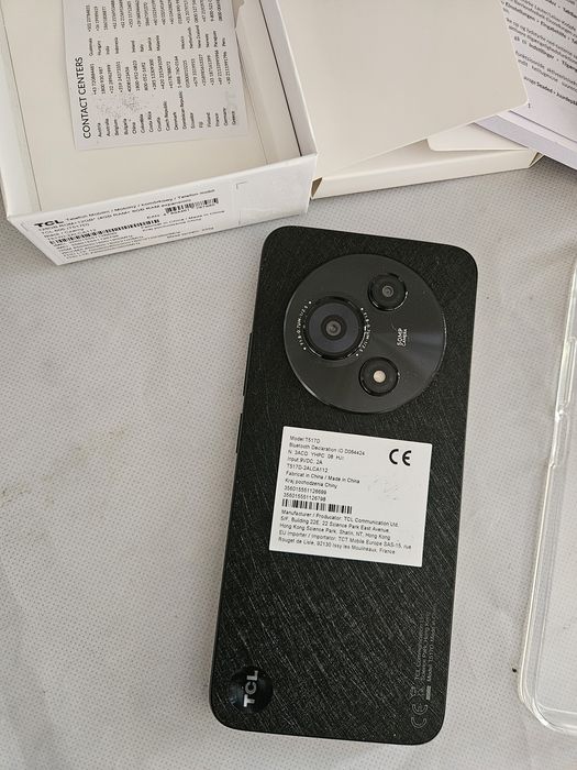 Два броя TCL 605  чисто нови