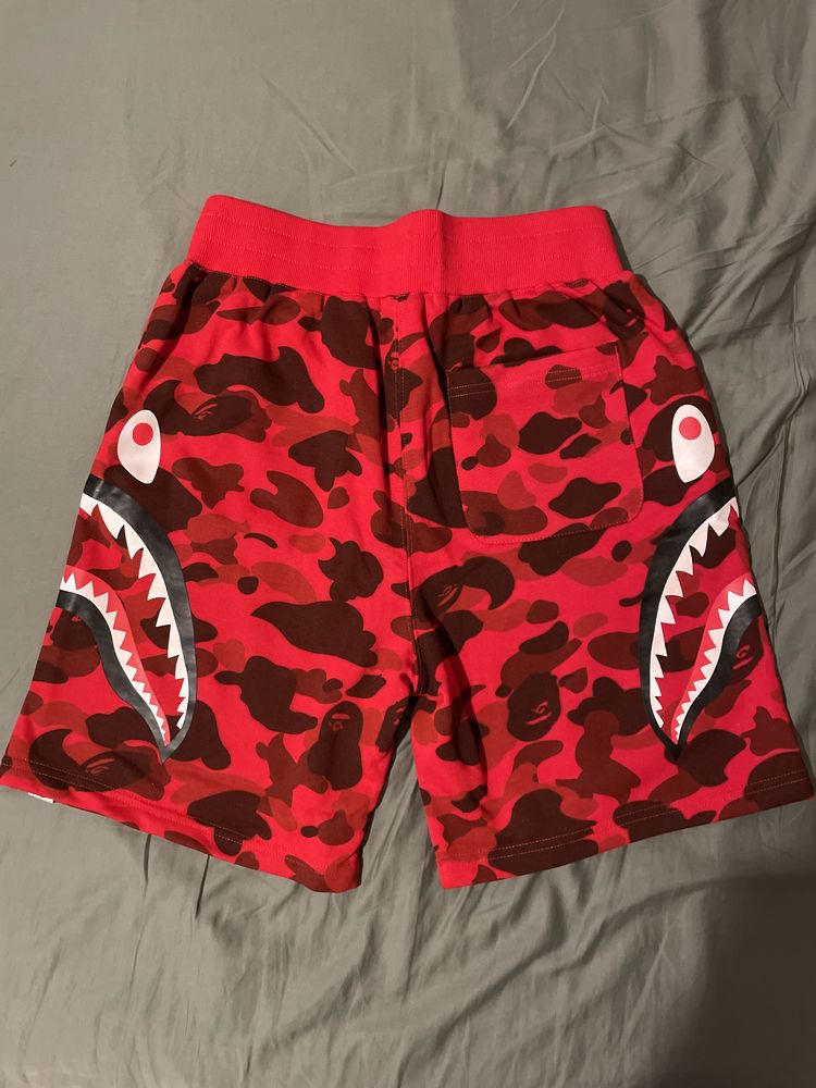 Pantaloni scurti Bape Rosii Camo Side Shark