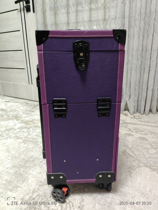 Чемодан для макияжа