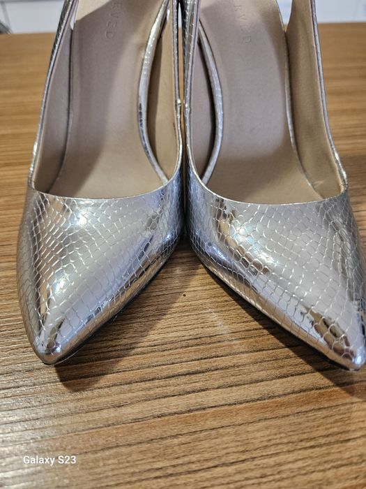 Pantofi marimea 38.150 lei