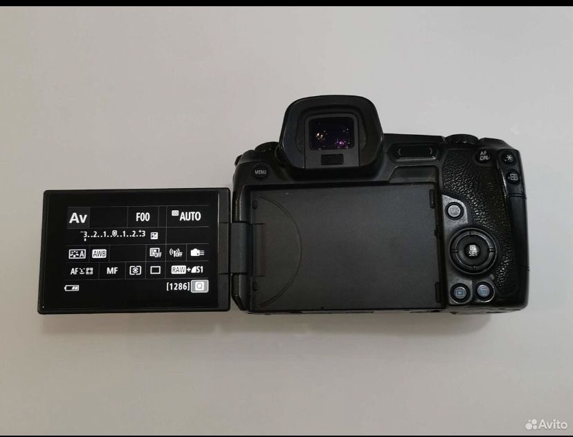 Canon eos r , хорошая беззеркальная камера , пользовалась 2 года