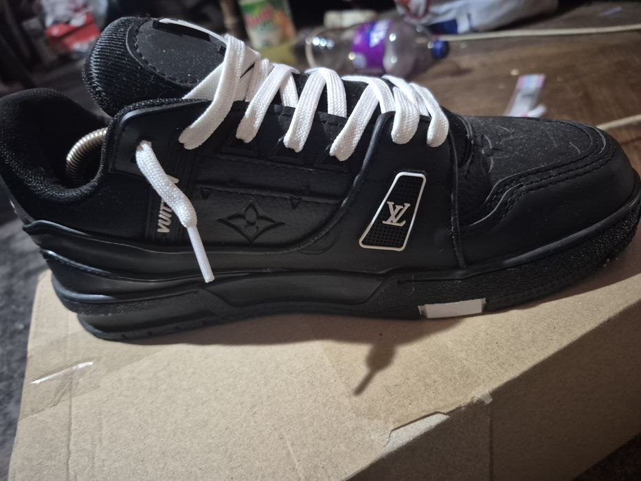 Adidași Louis Vuitton