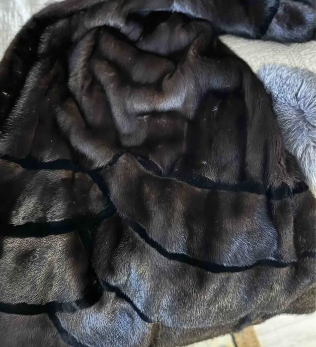 Продам шубу длинную норковую с ценником, не ношенная.