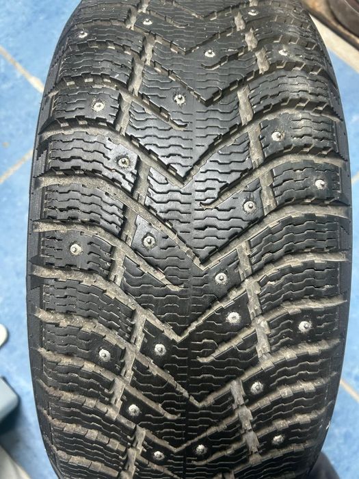 Продам шины 2 штуки размер 215/50/R17