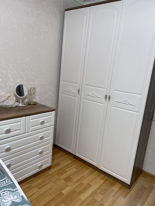 Продам кровать, тумбу, шкаф,диван,кресло все в хорошем  кровать, комод