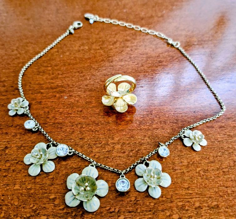 Колие и пръстен PILGRIM с циркони и емайл