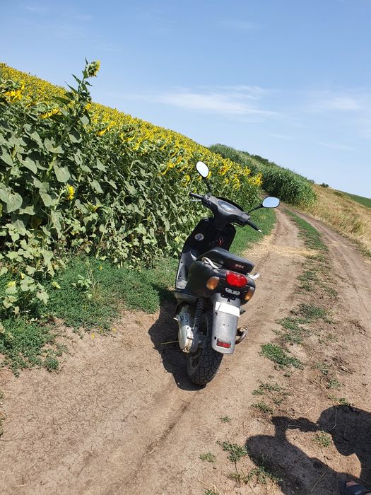 Vând scuter în stare de funcționare