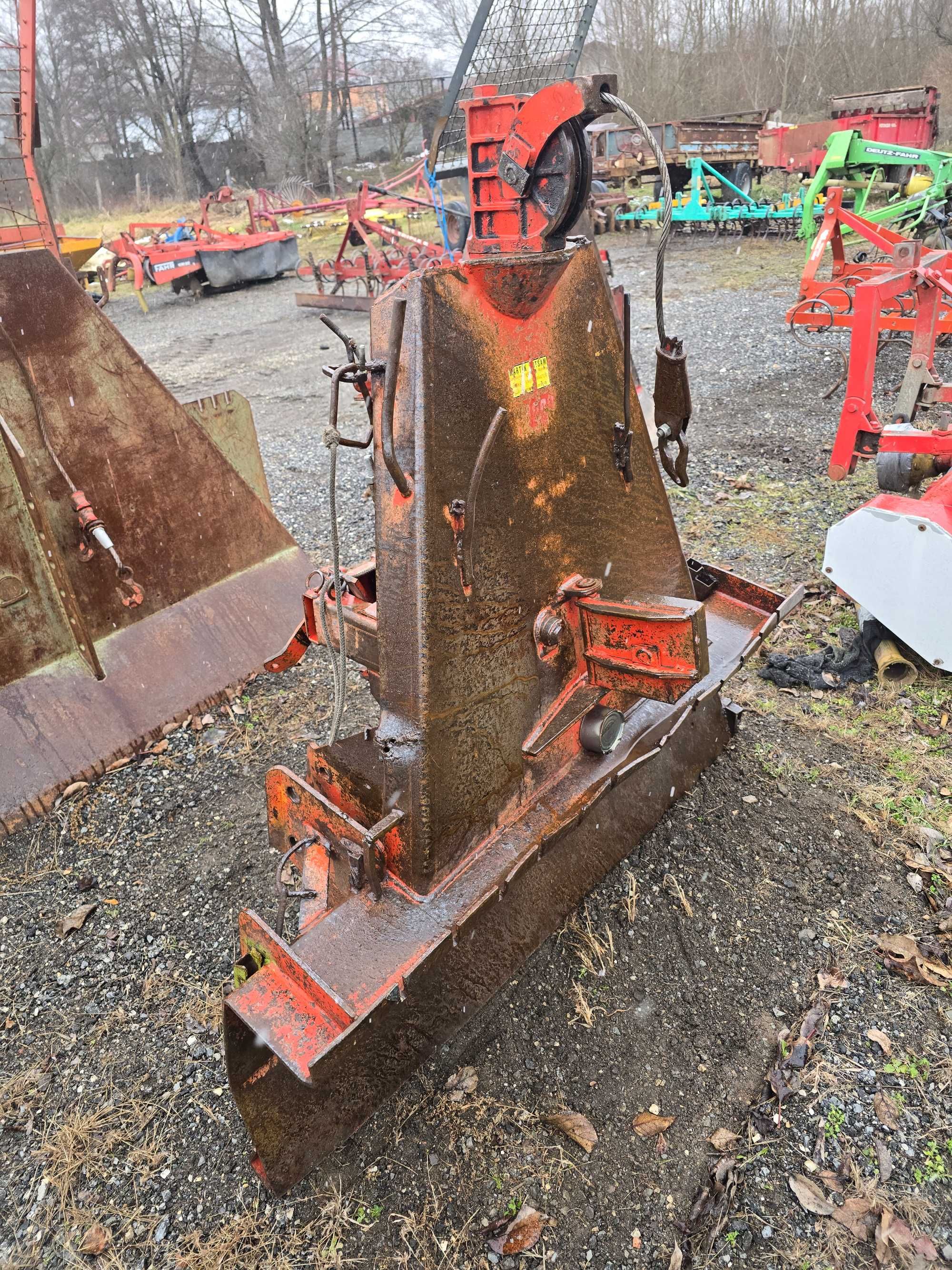 Troliu forestier in tiranti la tractor Fransgard 4t cu 70 m cablu