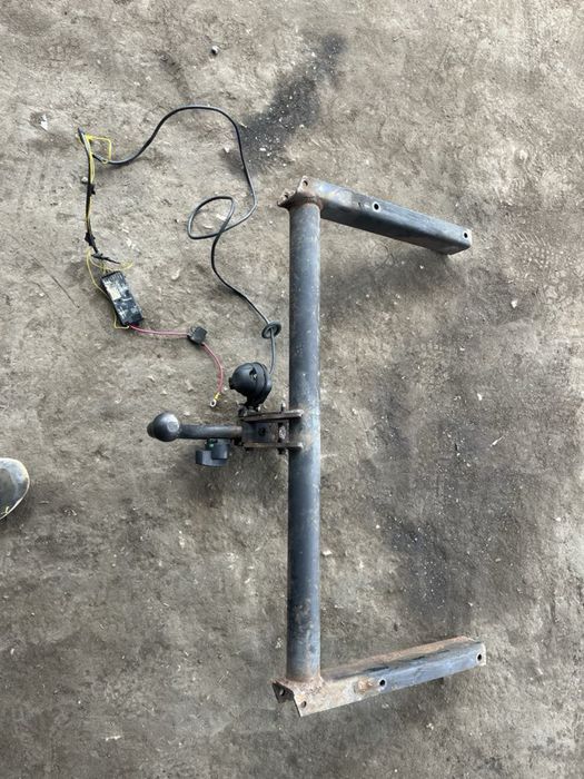 Теглич Thule за Audi a4 b8 Ауди А4 б8 с не оригинален модул и кука