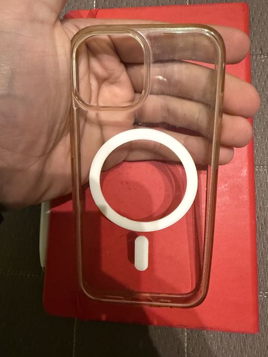 Husă iPhone 12 – design modern, protecție premium, stare excelentă