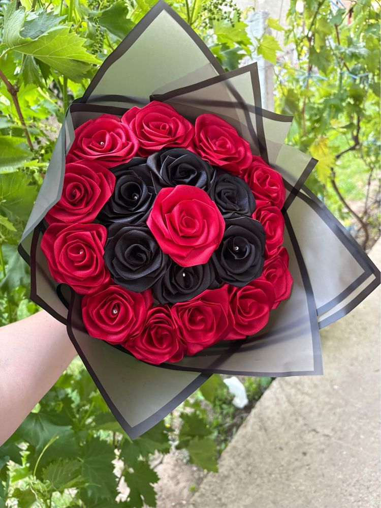Buchet de flori din satin