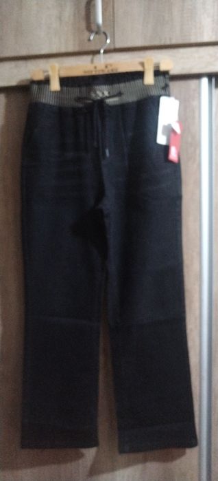 Срочно женский кора жинси  шим сотилади.