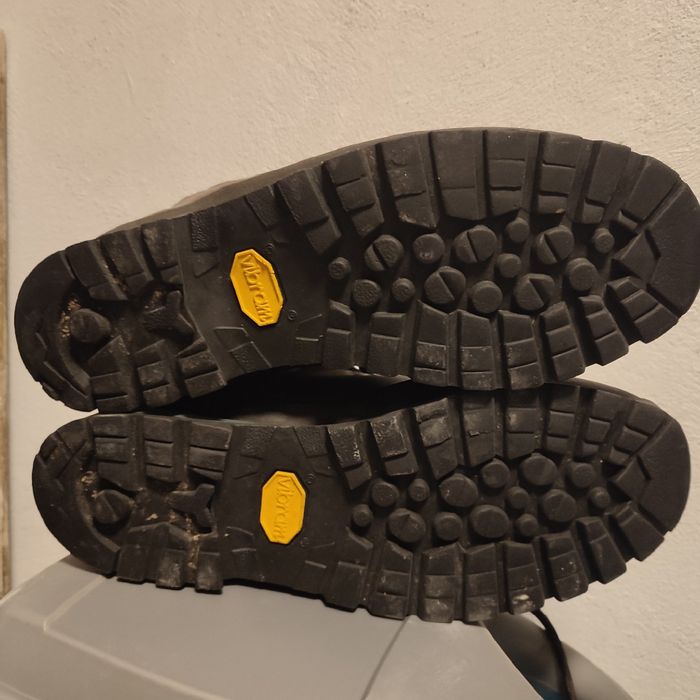 Ghete Nr 44 Meindl Borneo bocanci