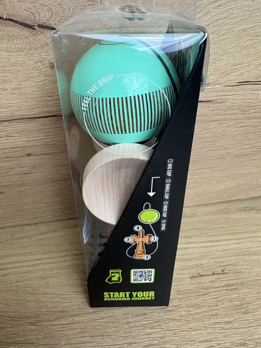 Sweets Kendamas Broken Bones Mint Green nou sigilat