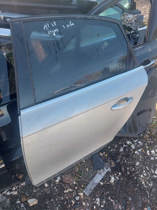 Задна лява врата за Audi A4 B8 2007-11 Седан със стъкло