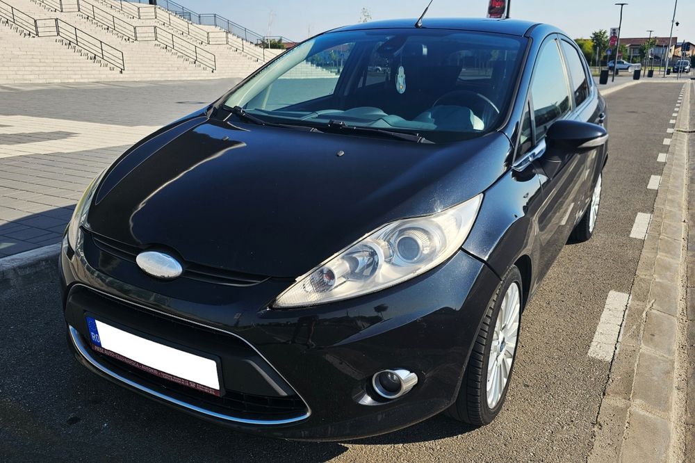 Vând Ford Fiesta 2010 1.6 tdci 90 cp
