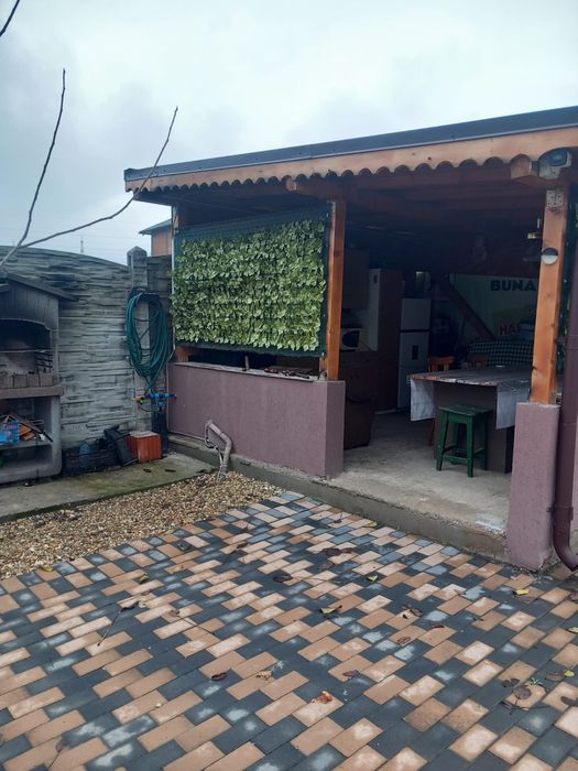 Inchiriez etajul casei pentru Targul de Craciun din Craiova