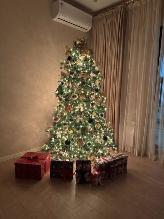 Новогодняя ёлка б/у