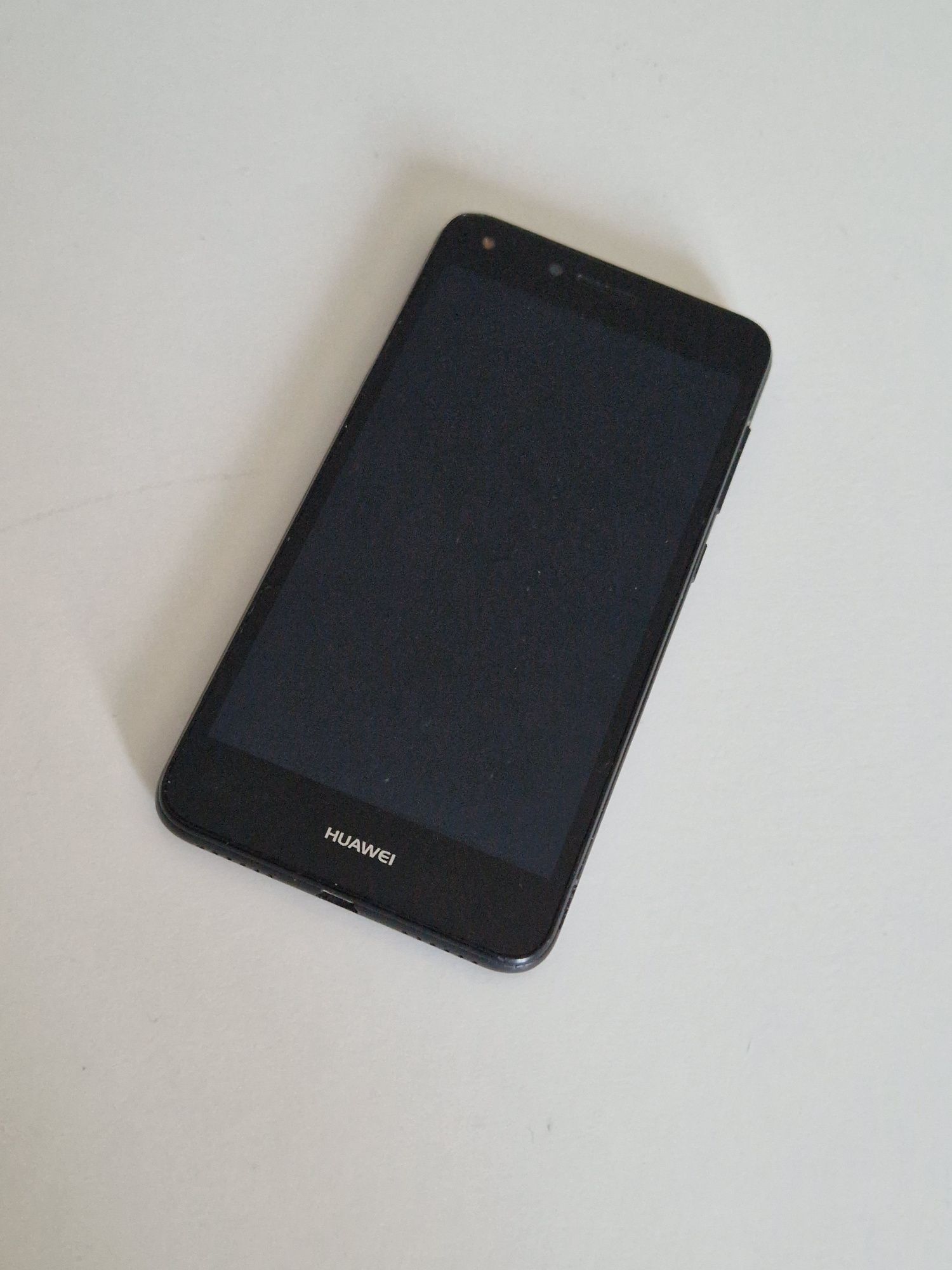 Telefon huawei cu touchscreen