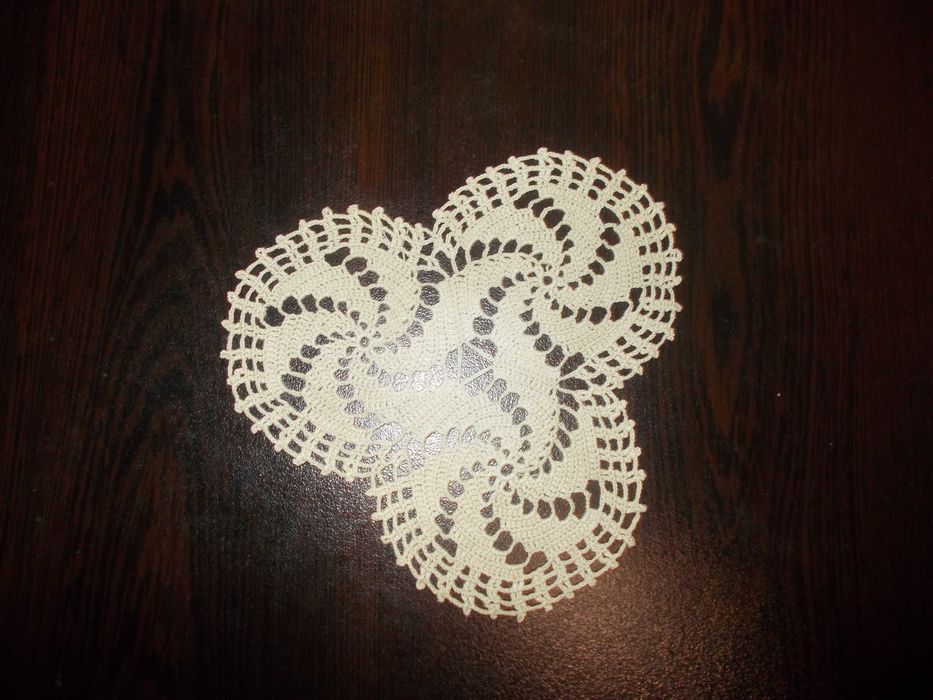 Салфетки на една кука екрю