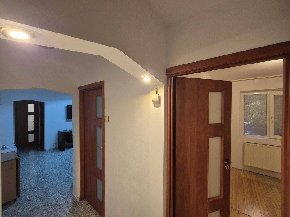 Direct proprietar vand ap 3 cam, Sect 4, Strada Semenic, etaj 2