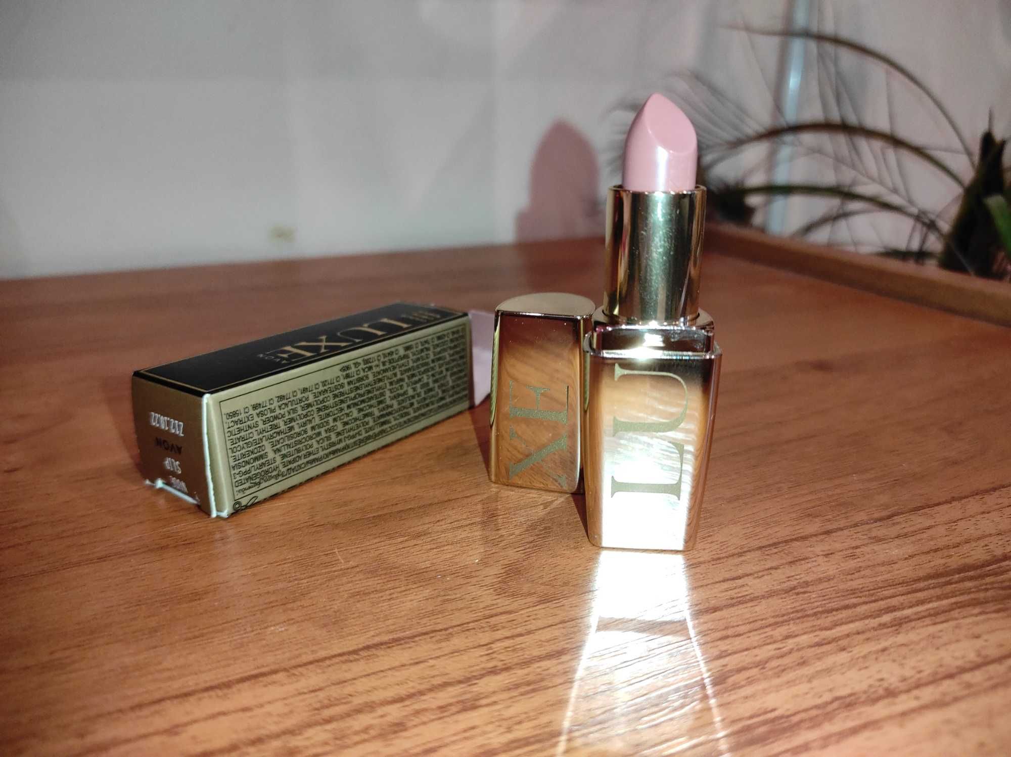 червила /балсами за устни AVON
