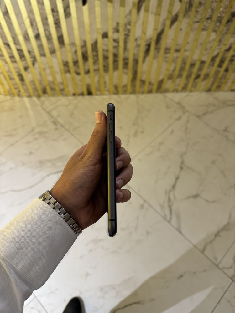 Iphone 11 128gb karopka bor