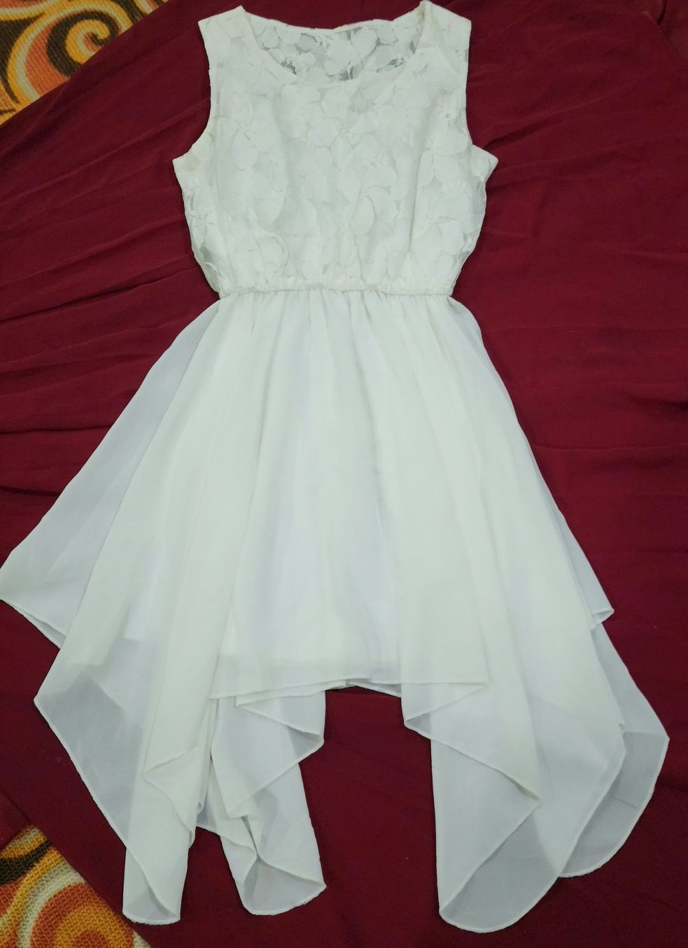 Нарядное.белое платье
