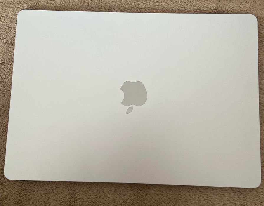 Macbook Air 15" M4 silver
