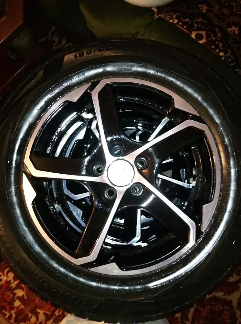 Продам диски R15 без шин