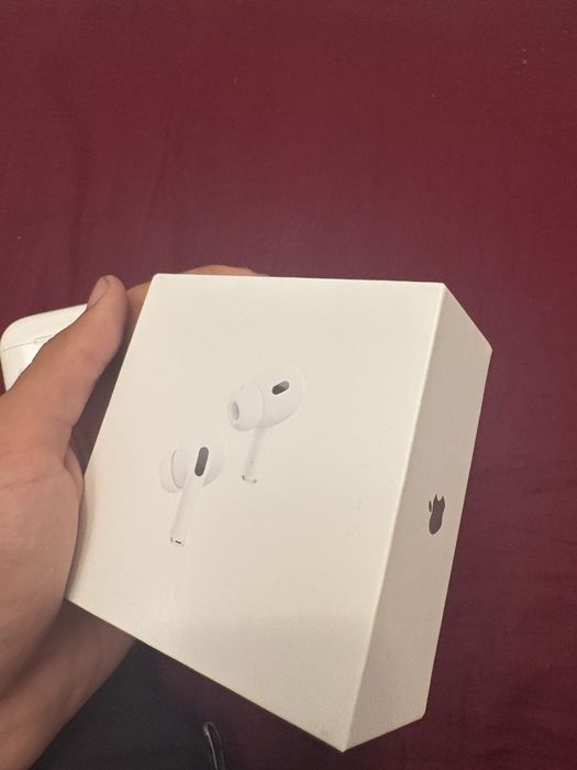 AirPods Pro 2 (2nd generation) folosite