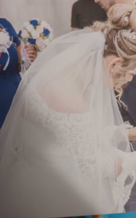 Rochie de mireasa, si 2 rochii de seara