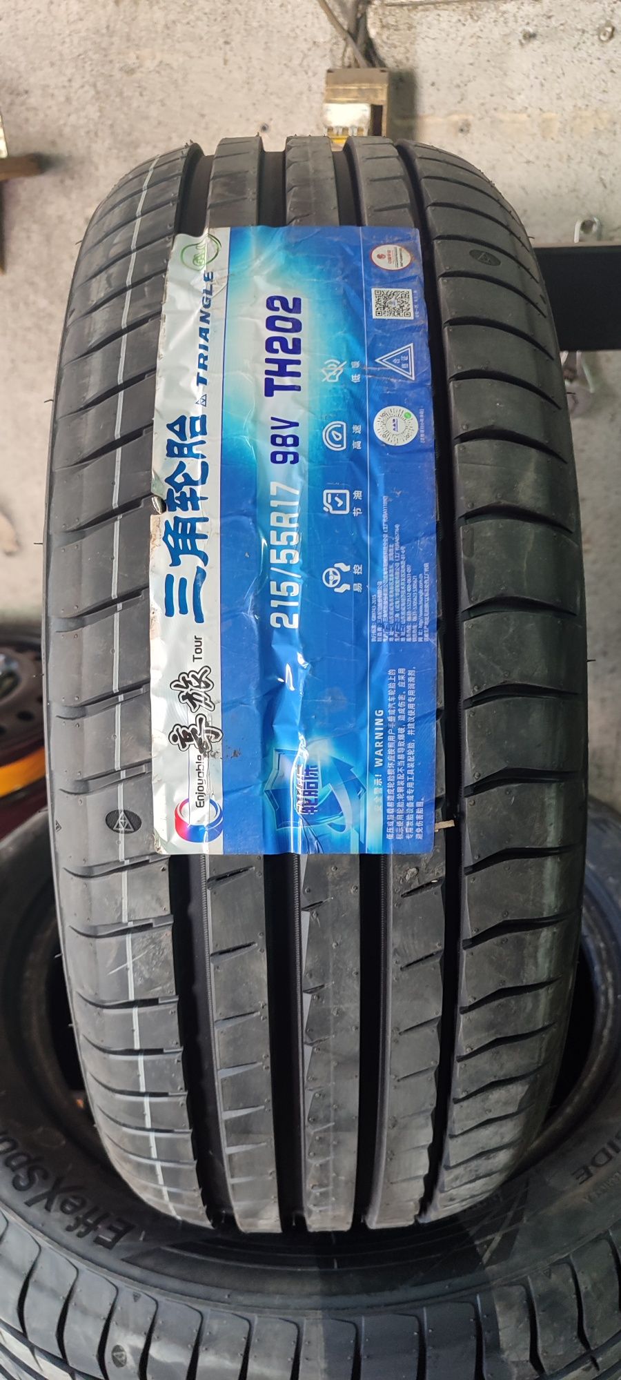 Triangle 215/55 R17
