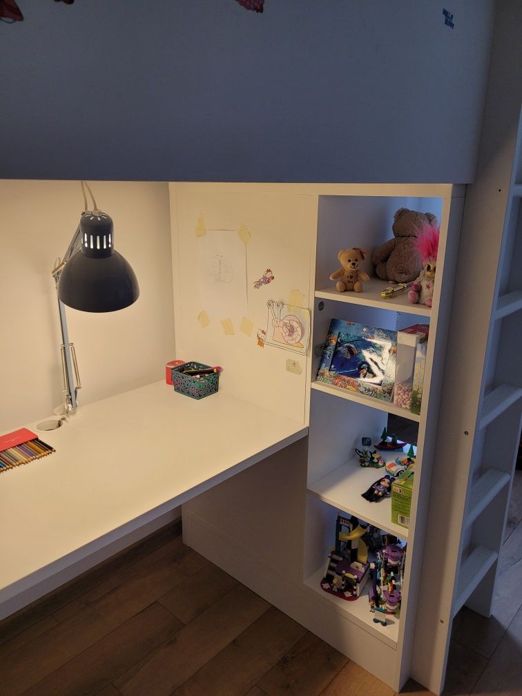 Pat Ikea supraetajat pentru copii +birou+dulap