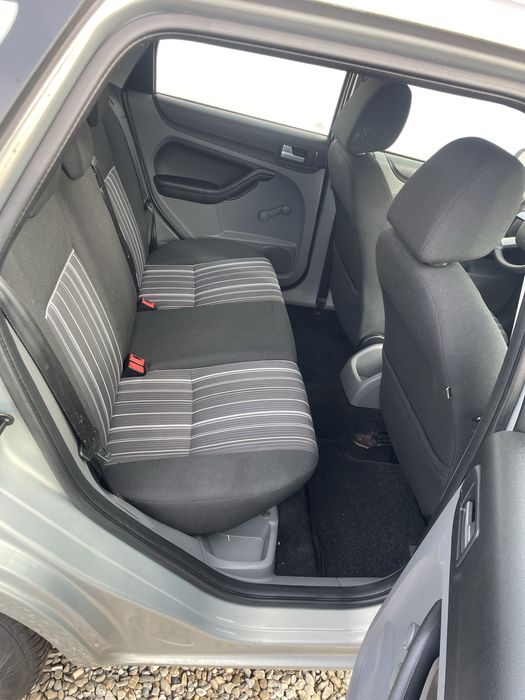 Ford focus 1.6 benzina din 2010